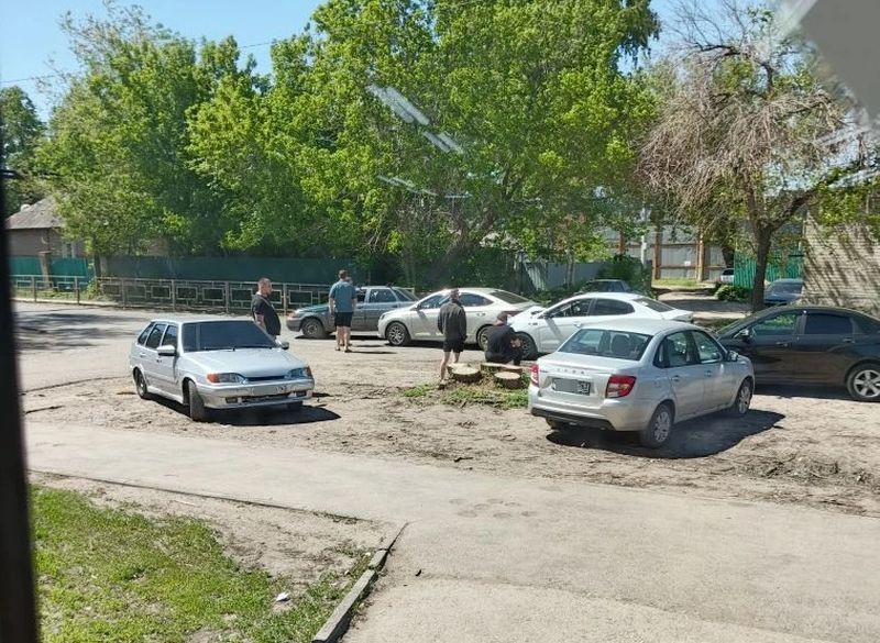 В Сызрани столкнувшиеся автомобили некстати перегородили дорогу