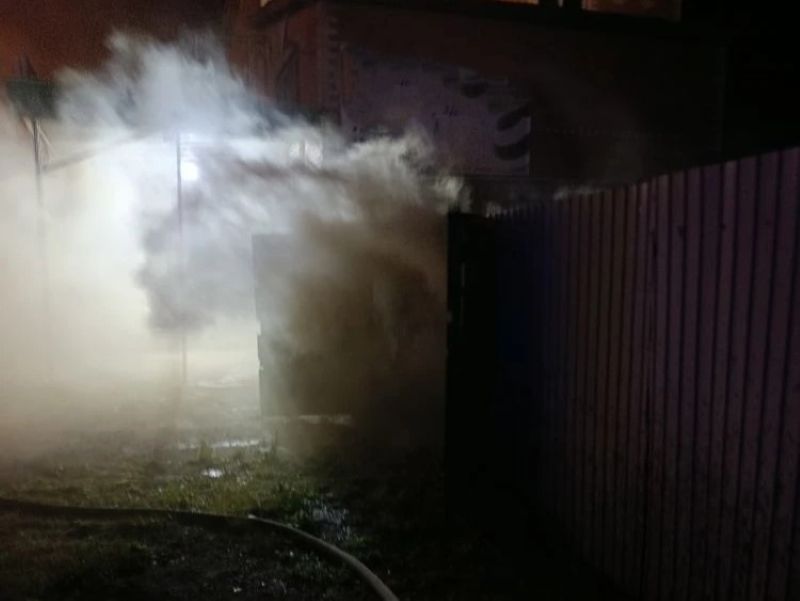 В Сызранском районе тушили пожар в гараже: на что пора обратить внимание, чтобы не попасть в такую неприятную ситуацию