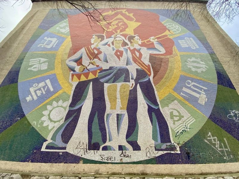Красный галстук, горн, «Зарница» и торжественное «Будь готов!»: у миллионов россиян - праздник, а Зюганов забыл