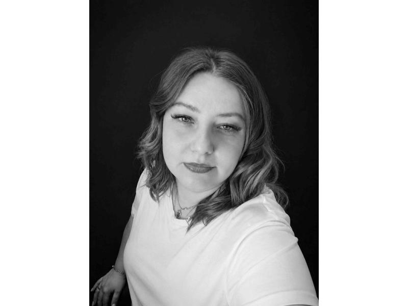 «Мы будем помнить ее»: вражеский беспилотник погубил отзывчивую, с прекрасным чувством юмора жительницу Сызрани