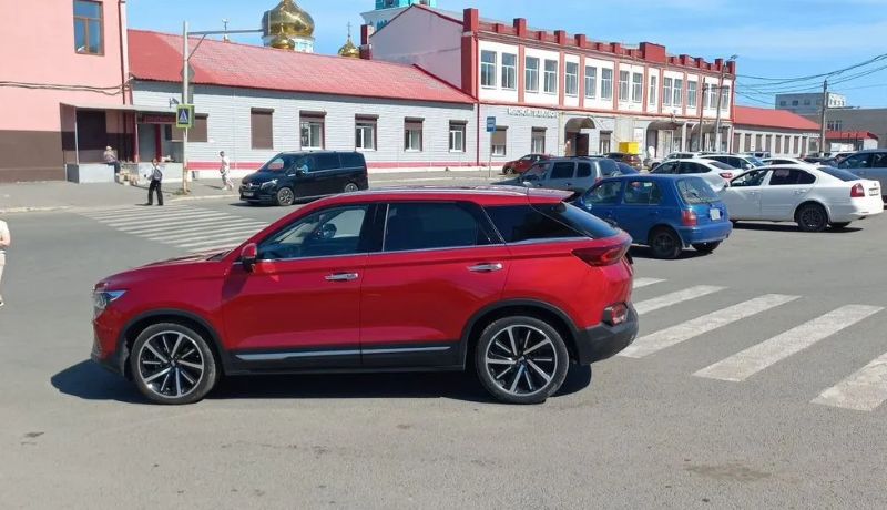 В Сызрани выставили на продажу редкую Lada X-Cross 5 - одну из 150 штук по стране
