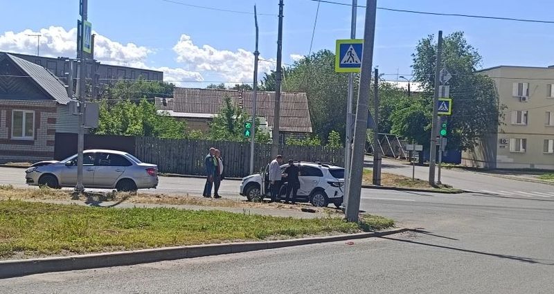 Дело было не в бобине: на «волшебном» перекрестке в Сызрани настырно бьются автомобили