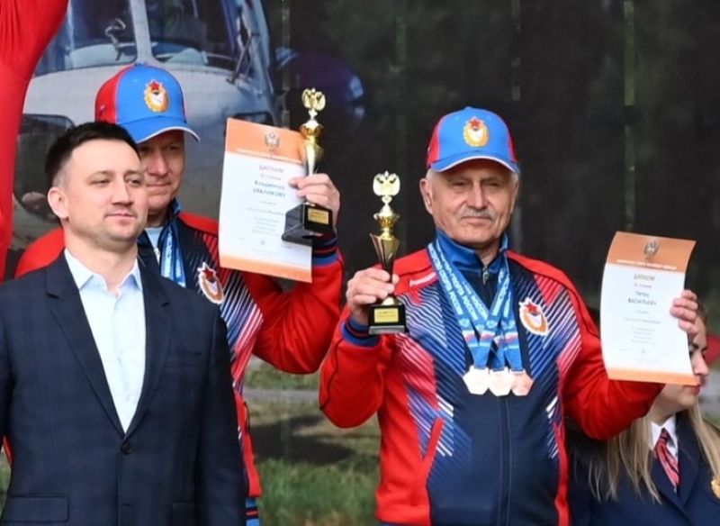 Экипаж Петра Васильева и Владимира Зябликова взял «бронзу» на Кубке России по вертолётному спорту