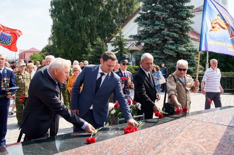 В День ветеранов боевых действий жители Сызрани возложили цветы к Памятнику погибшим в локальных конфликтах