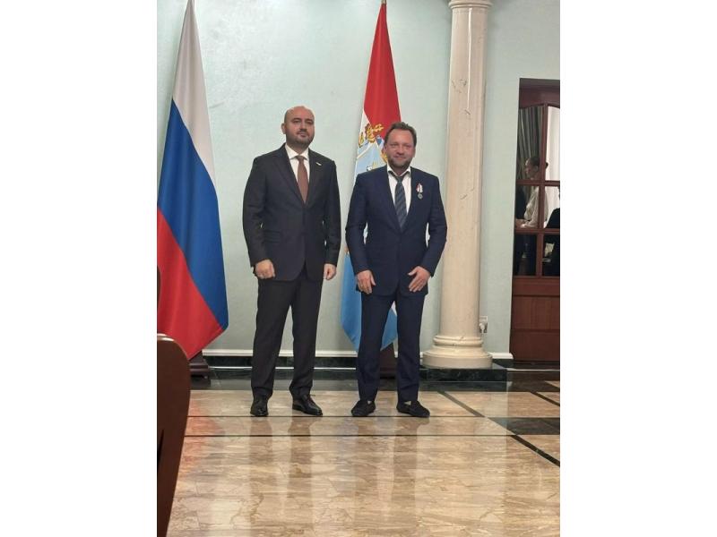 Одним из первых знаком «За вклад в развитие Самарской области» был награжден Максим Симонов