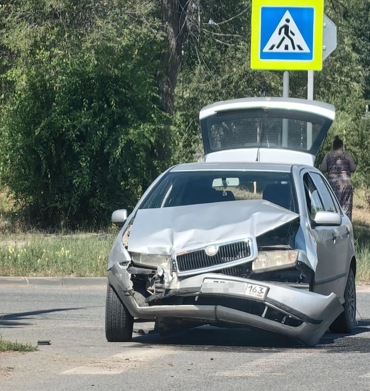 В Сызрани рядом с больницей жестко побились иномарки