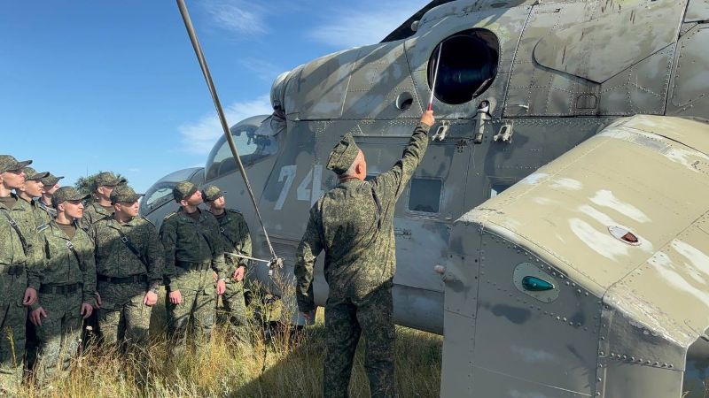 Курсантов стоит уважать хотя бы за то, что они отдают Родине самое ценное - свою молодость: в России отмечают День курсанта