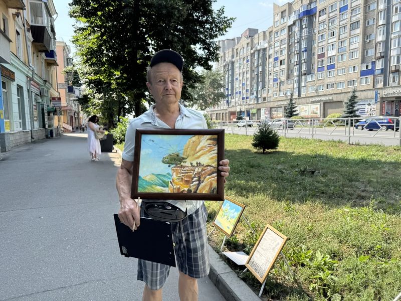 Бывший выпускник СВВАУЛ стал художником: его любовь - Сызрань и вертолеты