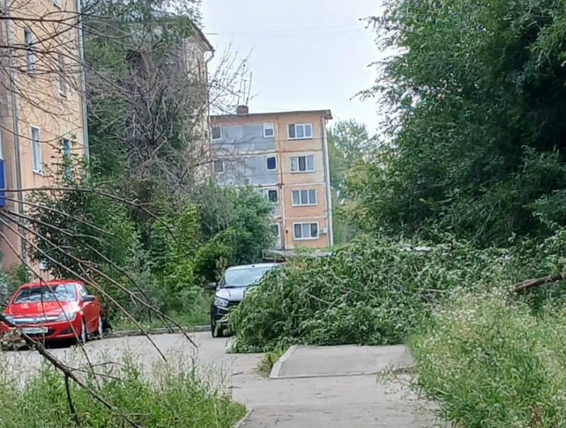 В Сызрани городские службы устраняют последствия грозовых ливней