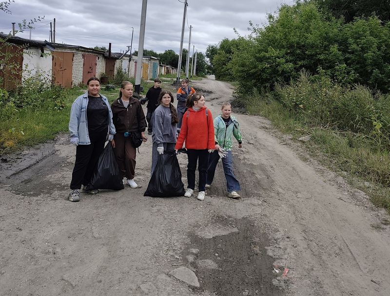 В Сызрани активисты отправились спасать берег Волги и по дороге наткнулись на оставленные жителями «сюрпризы»