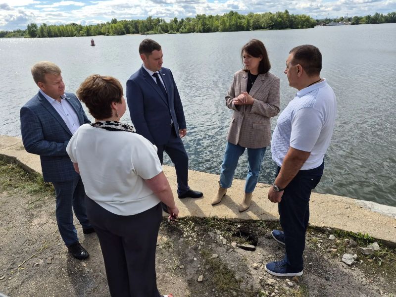 На том же месте в тот же час: министр туризма Матвеева приехала в Сызрань решить вопрос с причальной стенкой речного порта