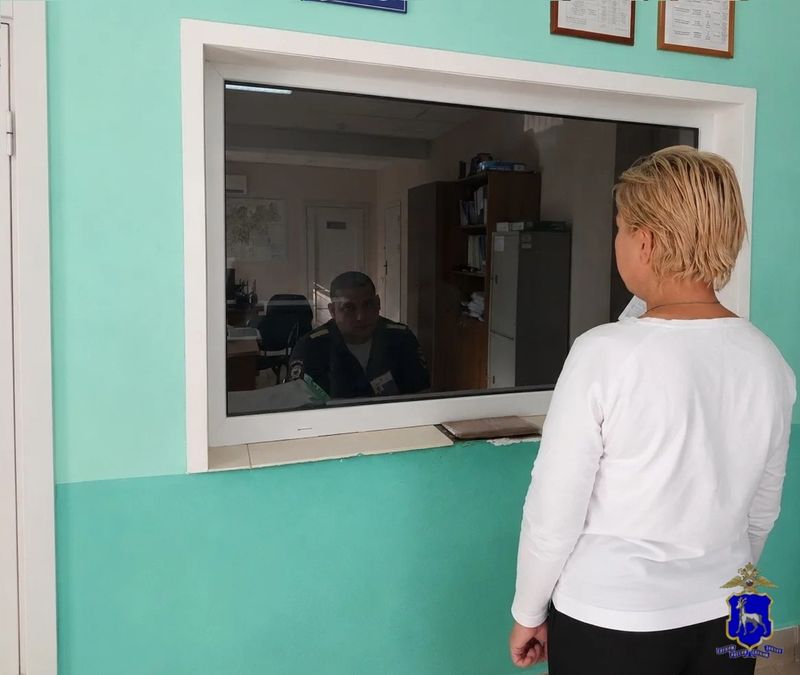Ночью в гараже 19-летний парень получил удар ножом в грудь