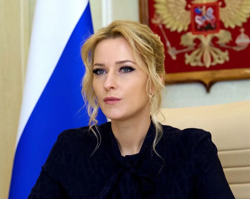 Уполномоченный по правам человека в РФ Яна Лантратова поздравила семью из Сызрани с долгожданным получением собственного жилья