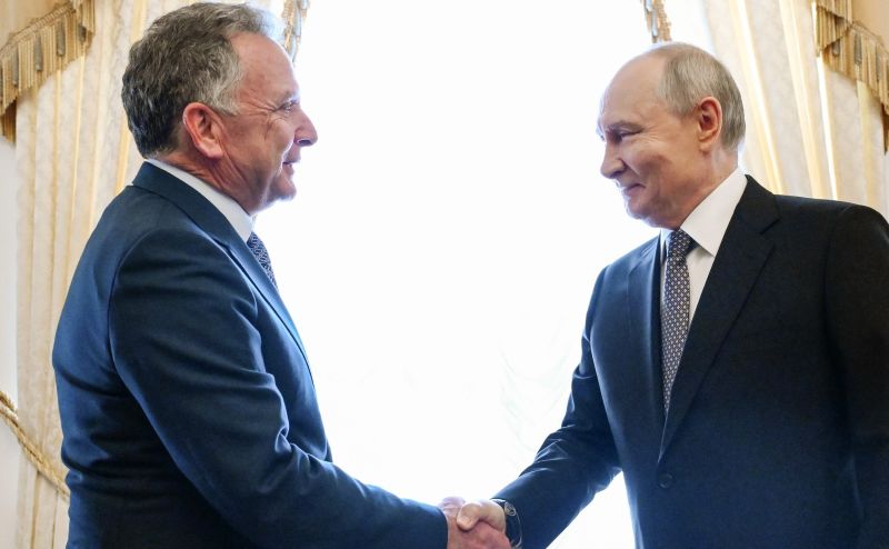 В Санкт‑Петербурге прошла встреча Владимира Путина со спецпосланником президента США: основные итоги
