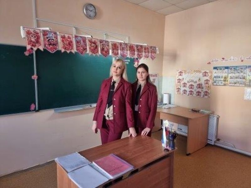 В сызранской школе Роспотребнадзор осмотрел пищеблок и территорию